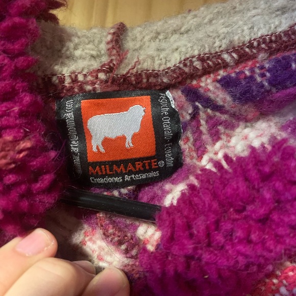 EPIC traditional WOOL PONCHO FROM EQUADOR - Picture 5 of 6